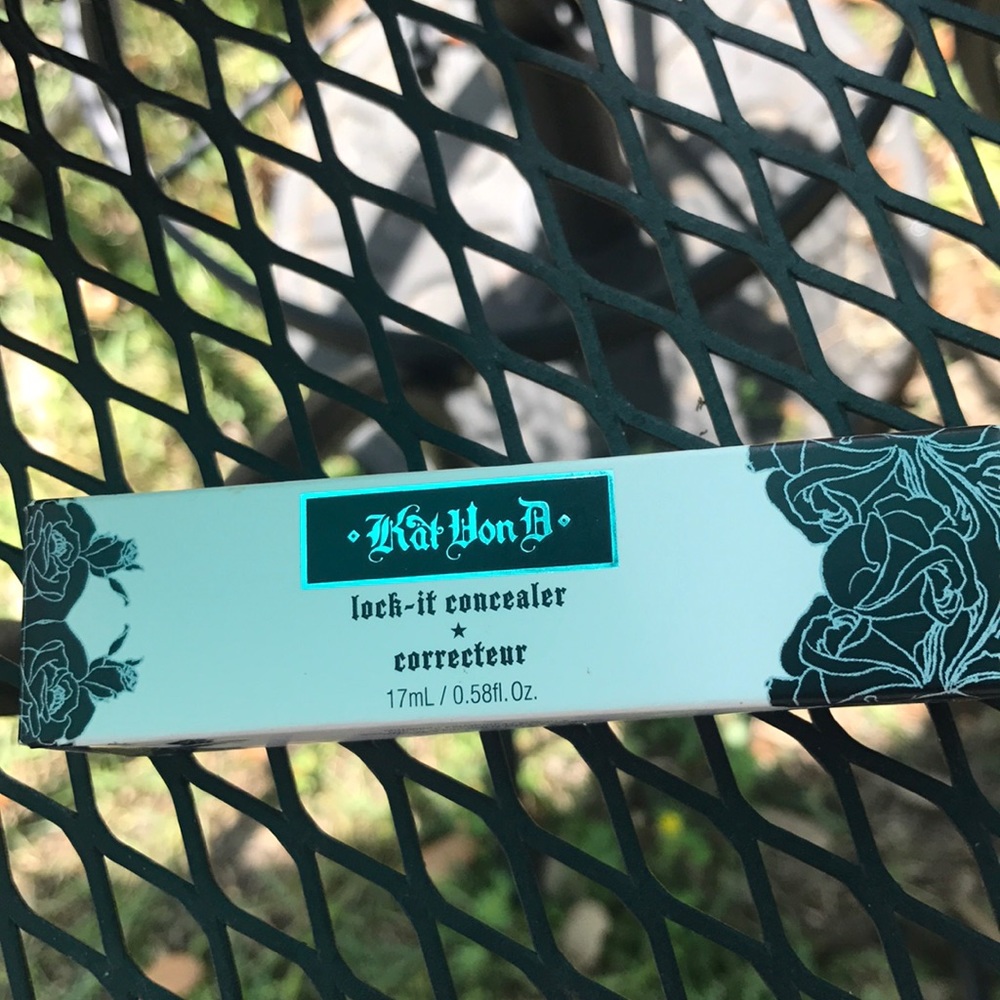 Kat Von D Lock It Concealer